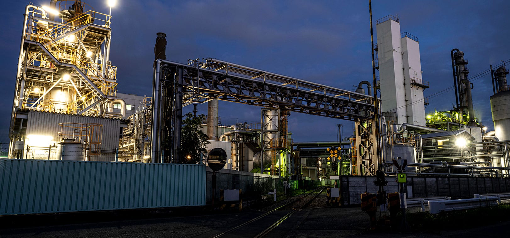 qodef-fullwidth-slider